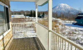 Yotei Townhouse - 2 bedrooms with covered BBQ deck Niseko